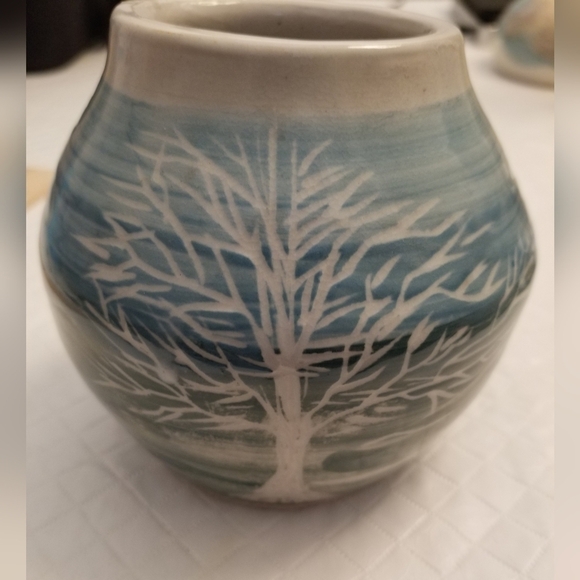studio art pottery vase signed Bare Hands clay Works. Trees Blue & White - Picture 1 of 8